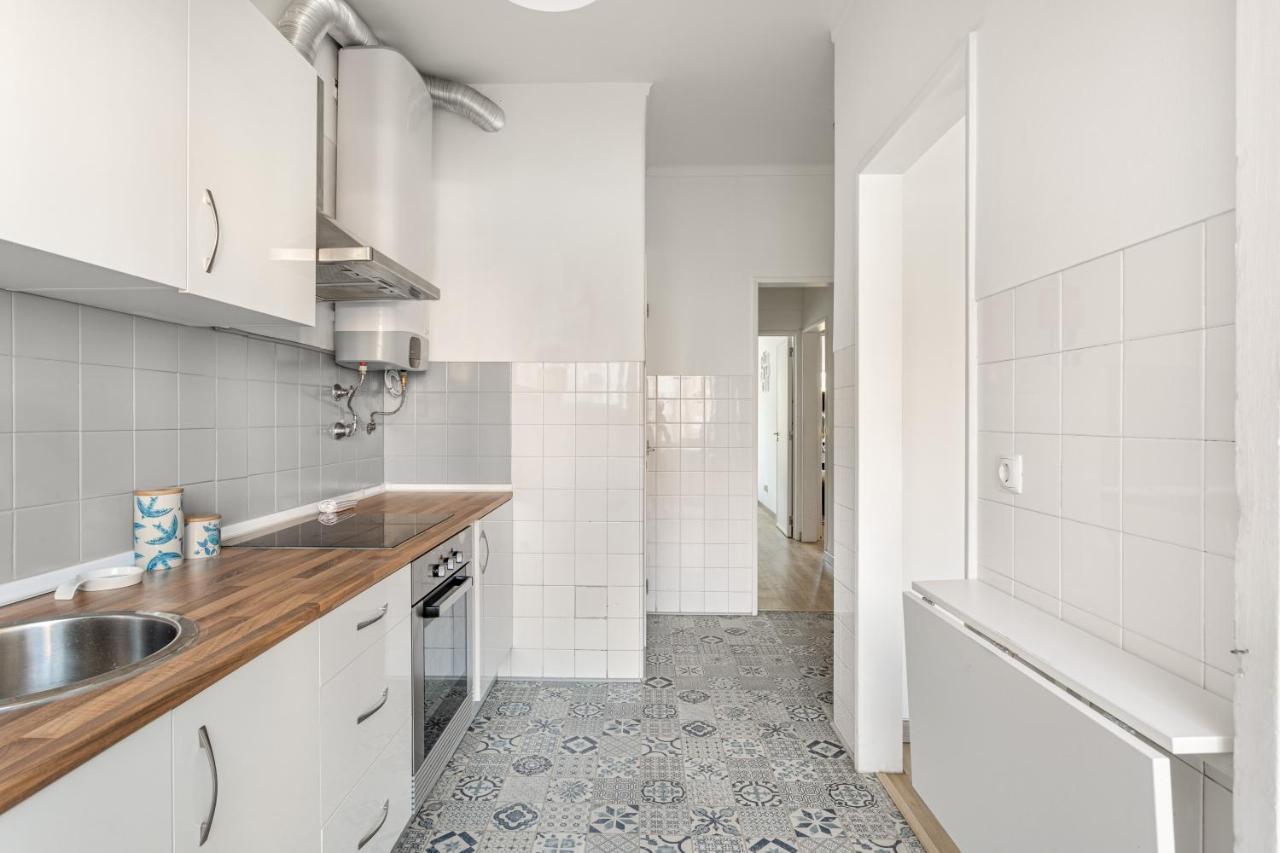 Joivy Striking Flat In Benfica Apartament