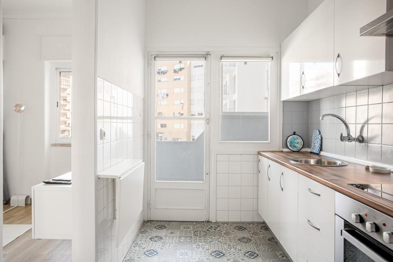 Joivy Striking Flat In Benfica * Lisbon